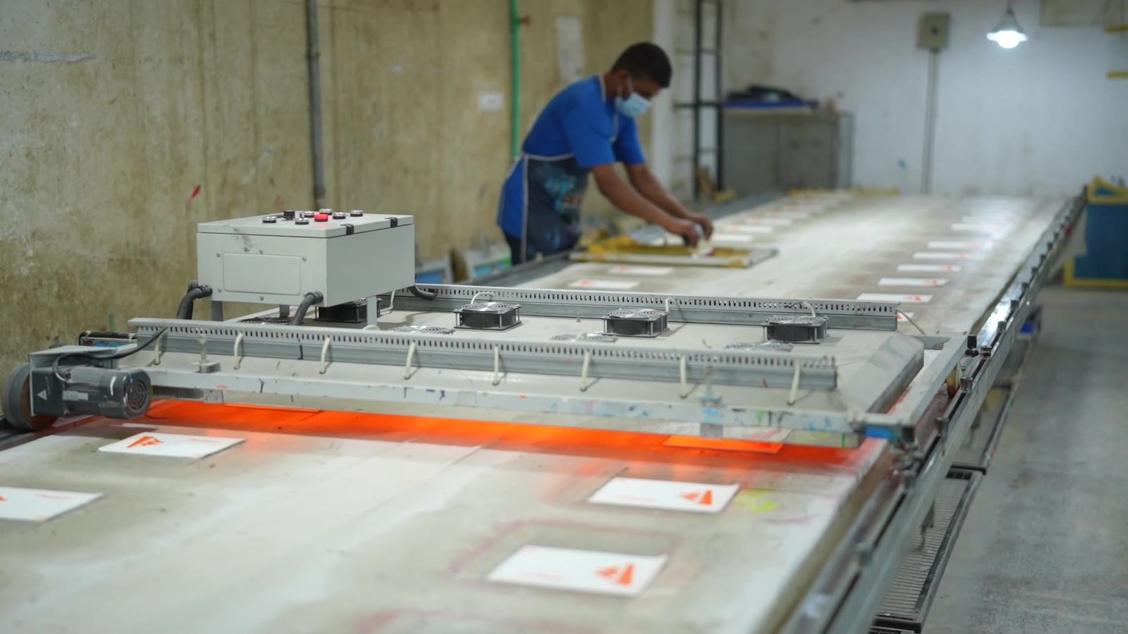Automatic screen printing