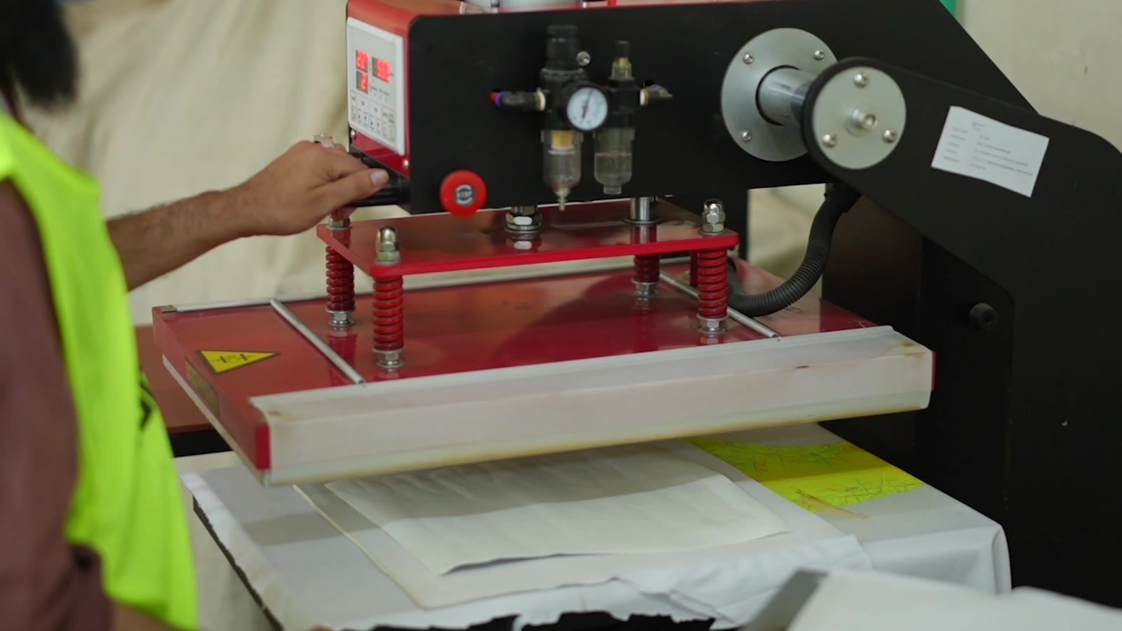 Heat transfer press